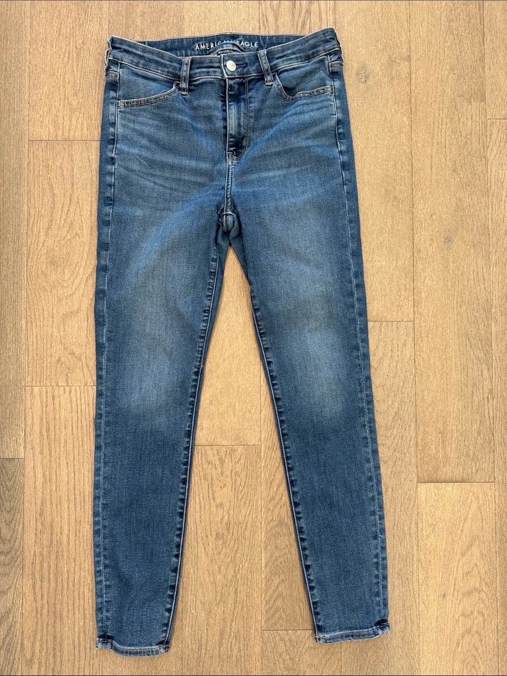 AE Next Level High-Waisted Jegging Comfort Stretch Womens 10 Regular Medium Wash